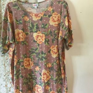 2X Lularoe Irma shirt